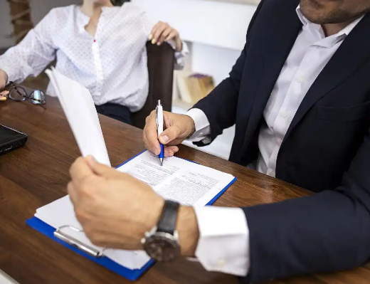 夫妻一方代签卖房合同违约，定金罚则如