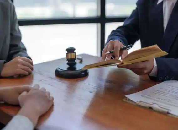 微信留痕定权责，缺席判决明是非——苏