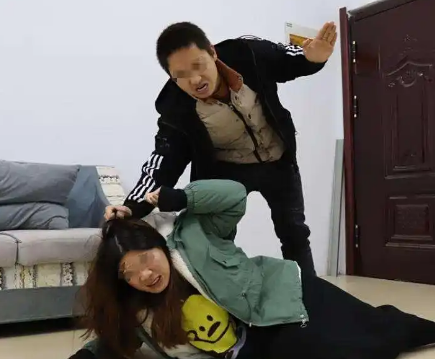 苏州知名离婚律师王敏霞解析，遭遇家暴离婚，如何合法保障自身权益？
